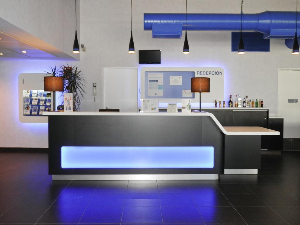 Ibis Budget Madrid Alcala De Henares La Dehesa מראה חיצוני תמונה